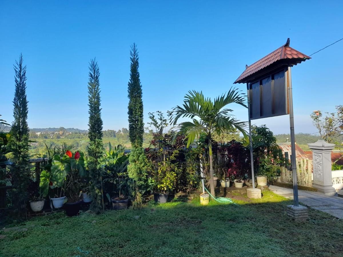 Maison d'hôtes Sanggar Pantcha Indra à Kemuning Extérieur photo