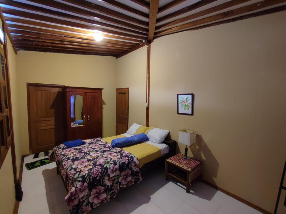 Maison d'hôtes Sanggar Pantcha Indra à Kemuning Extérieur photo